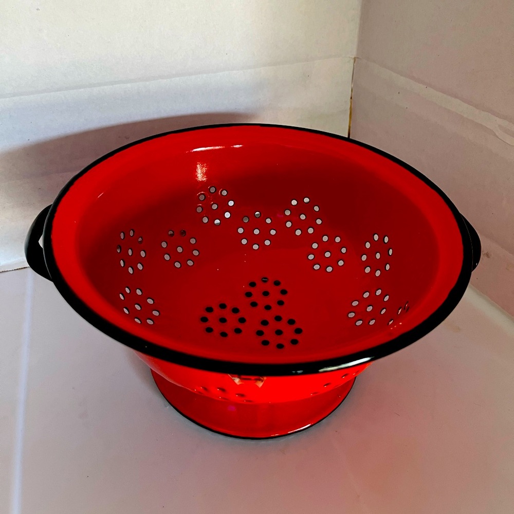Vintage 70s Red Enameled Metal Colander